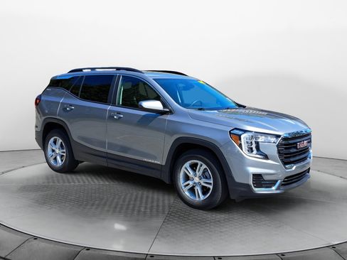 Used 2023 GMC Terrain SLE w/ Driver Convenience Package FWD image 1