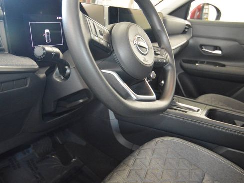Used 2025 Nissan Kicks SV AWD/4WD image 34