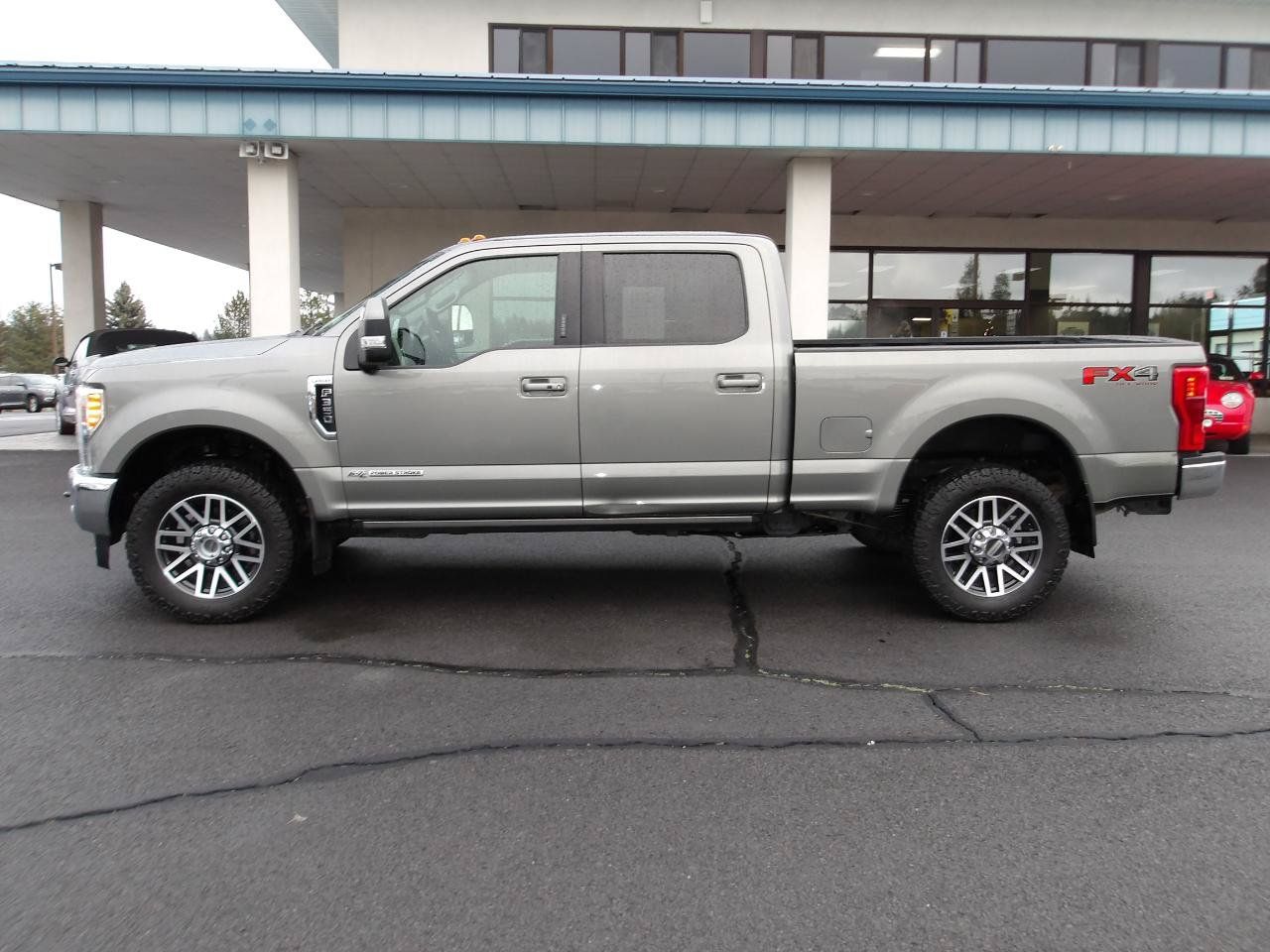 Used 2019 Ford F350 Lariat w/ Lariat Ultimate Package AWD/4WD image 2