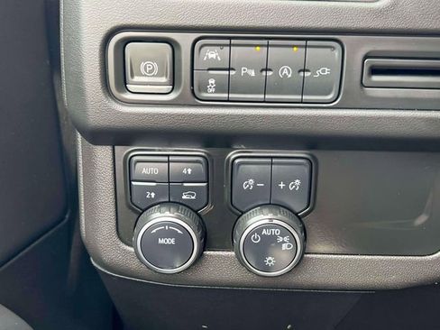 Used 2022 Chevrolet Tahoe LT AWD/4WD image 22