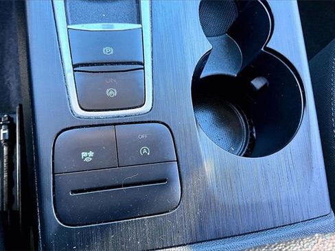 Used 2020 Ford Escape SE image 15