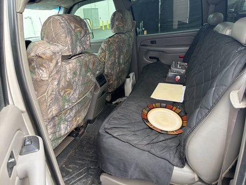 Used 2006 Chevrolet Silverado 2500 LT w/ Heavy-Duty Power Package image 7