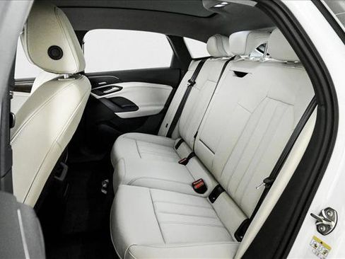 New 2025 Audi A6 e-tron Premium Plus image 12