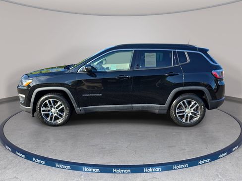 Used 2018 Jeep Compass Latitude w/ Popular Equipment Group FWD image 9