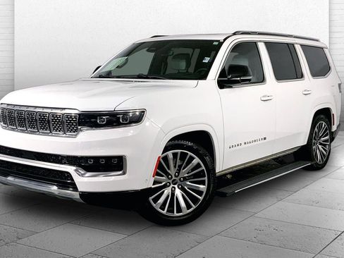 Used 2025 Jeep Grand Wagoneer 4WD image 12