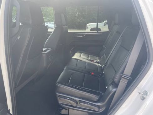 Used 2025 Chevrolet Tahoe LS AWD/4WD image 18