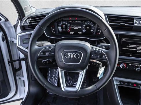 Used 2025 Audi Q3 2.0T Premium image 13