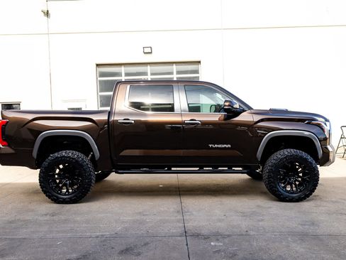 Used 2024 Toyota Tundra Limited w/ Power Package image 11