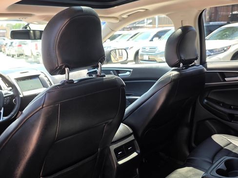 Used 2016 Ford Edge SEL w/ Equipment Group 201A FWD image 26