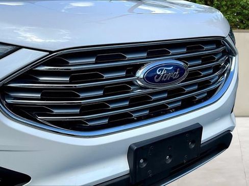 Used 2019 Ford Edge Titanium w/ Cold Weather Package AWD/4WD image 32