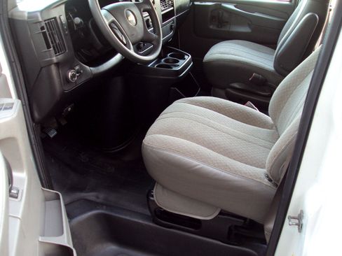 Used 2013 Chevrolet Express 1500 LS image 17