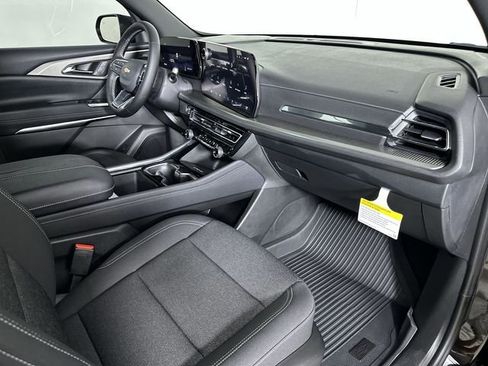 New 2026 Chevrolet Traverse LT w/ Driver Confidence Package FWD image 30