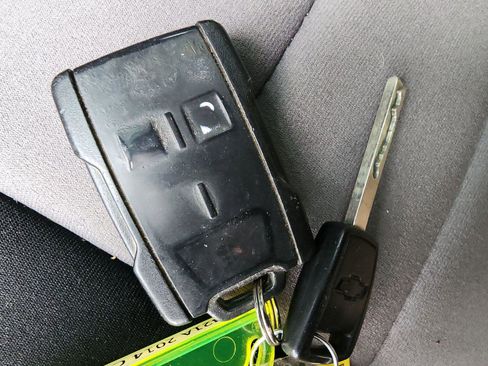 Used 2014 Chevrolet Silverado 1500 LT AWD/4WD image 19