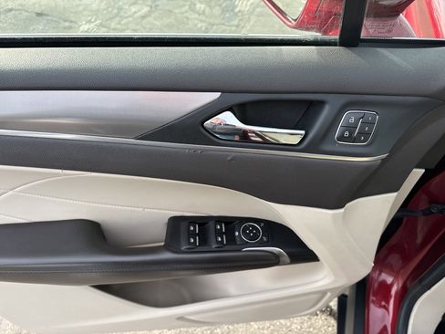 Used 2019 Lincoln MKC Premiere image 16