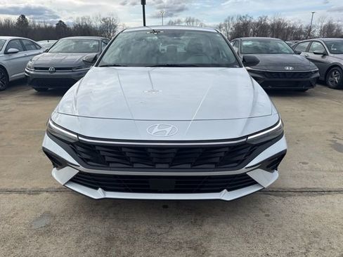 New 2026 Hyundai Elantra SEL Sport image 8