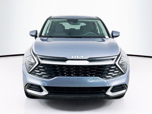 Used 2025 Kia Sportage LX FWD image 2
