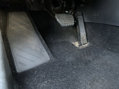 Used 2024 Toyota RAV4 XLE Premium image 17