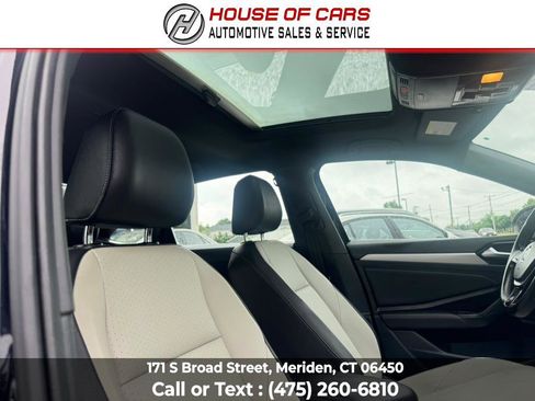 Used 2020 Volkswagen Jetta R-Line w/ R-Line Cold Weather Package image 30