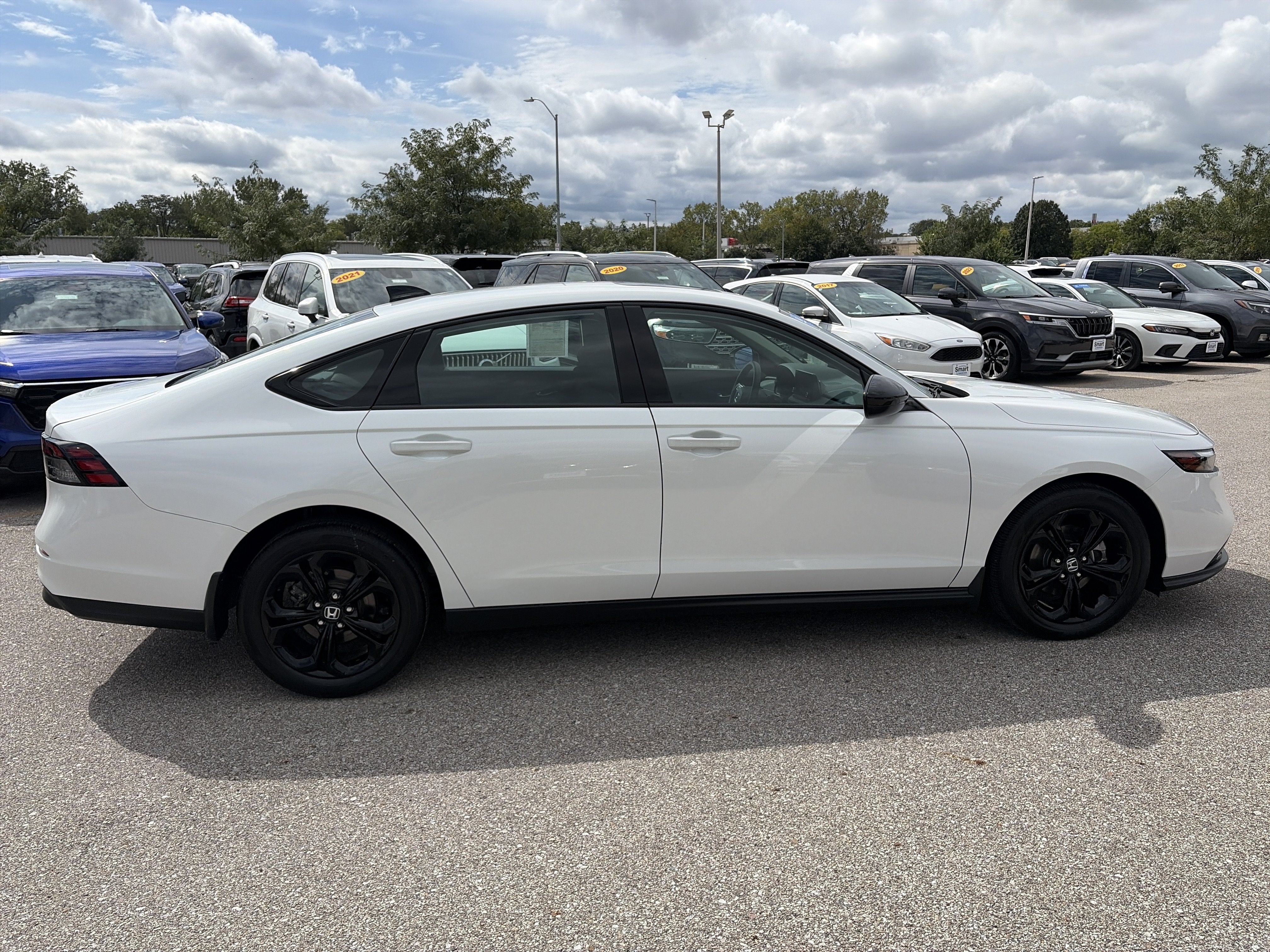 Certified 2025 Honda Accord SE image 4