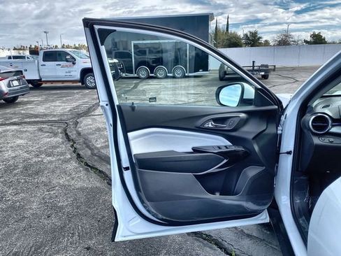 New 2026 Chevrolet Trax LT FWD image 27