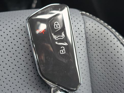 New 2026 Volkswagen Tiguan SE R-Line image 27