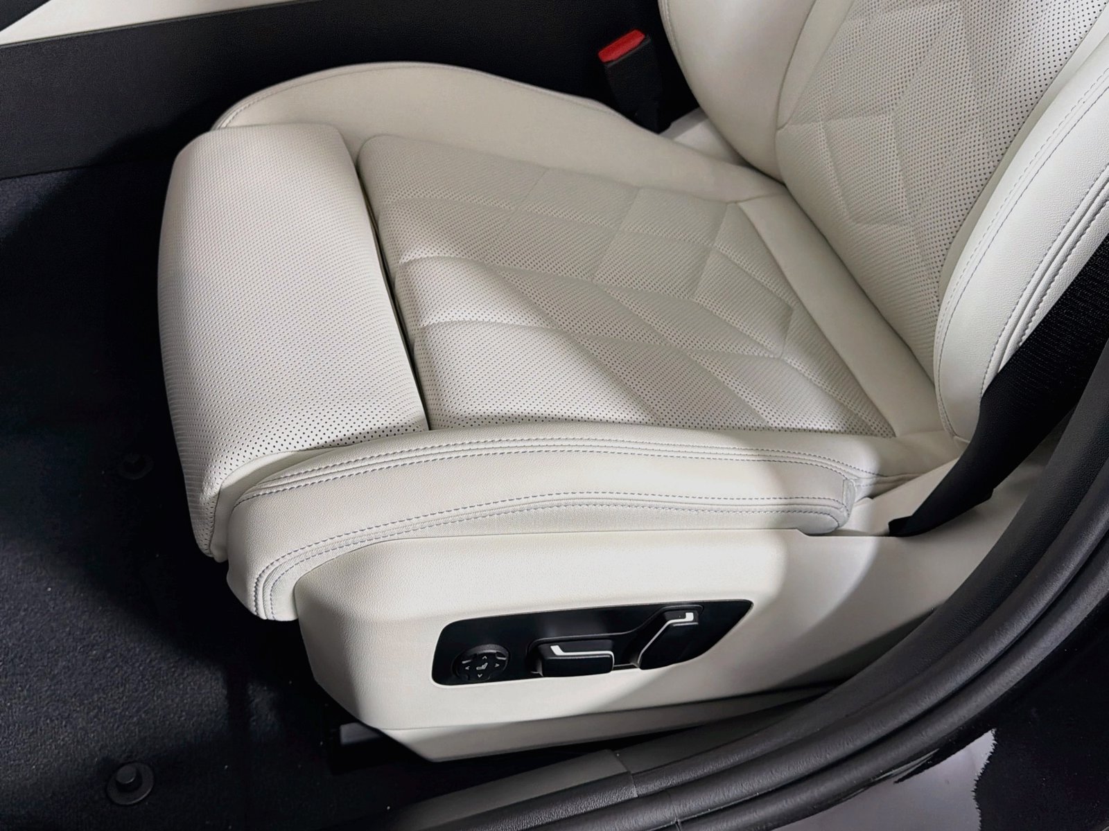 New 2027 BMW 530i xDrive w/ Premium Package AWD/4WD image 23