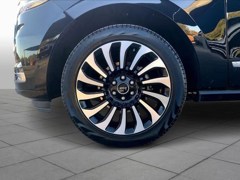 Used 2022 Lincoln Navigator Black Label image 9