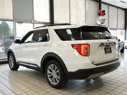 Used 2023 Ford Explorer XLT w/ Equipment Group 202A AWD/4WD image 4