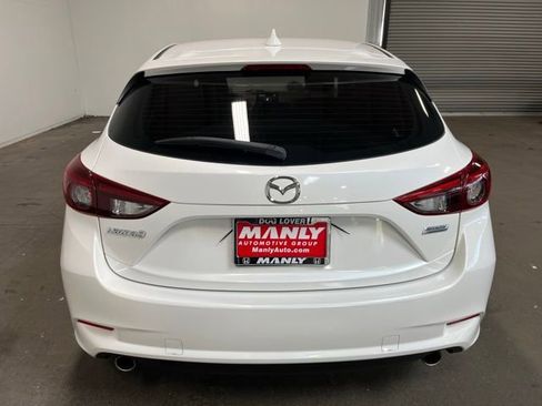 Used 2017 MAZDA MAZDA3 Grand Touring w/ Premium Equipment Package FWD image 4
