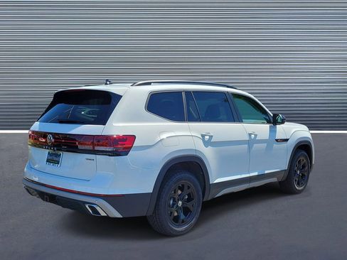 New 2026 Volkswagen Atlas Peak Edition AWD/4WD image 3