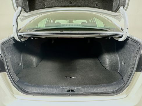 Used 2025 Nissan Altima 2.5 SV image 27