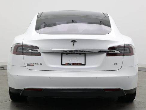 Used 2016 Tesla Model S 70 RWD image 4