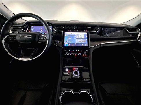 Used 2023 Jeep Grand Cherokee 4WD 4xe w/ Luxury Tech Group II image 17