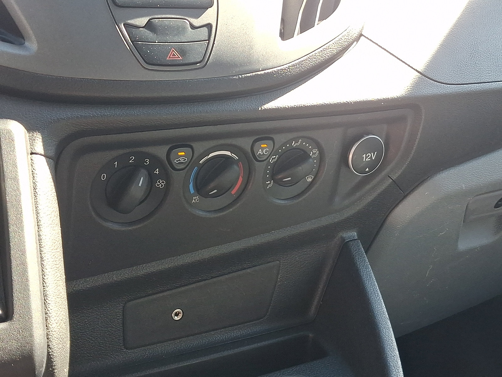 Used 2018 Ford Transit 250 148 High Roof RWD image 17