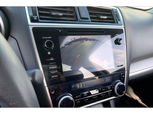 Used 2018 Subaru Outback 2.5i Premium image 19