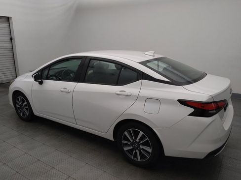 Used 2022 Nissan Versa SV FWD image 3