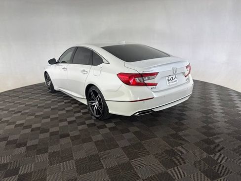 Used 2021 Honda Accord Touring image 9