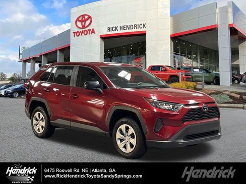 Used 2022 Toyota RAV4 LE image 1