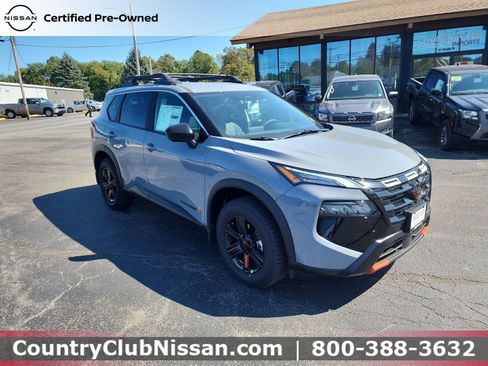 Used 2026 Nissan Rogue SV AWD/4WD image 1