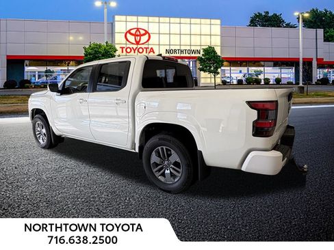 Used 2025 Nissan Frontier SV w/ SV Convenience Package AWD/4WD image 3