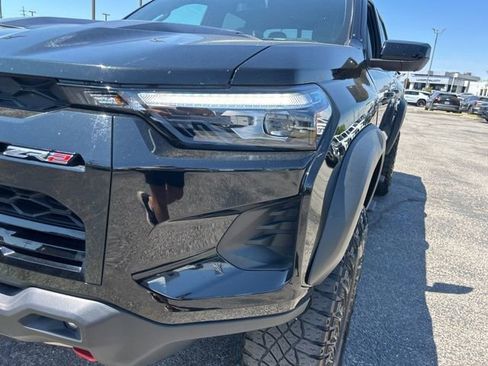 Used 2023 Chevrolet Colorado ZR2 w/ ZR2 Convenience Package III AWD/4WD image 9