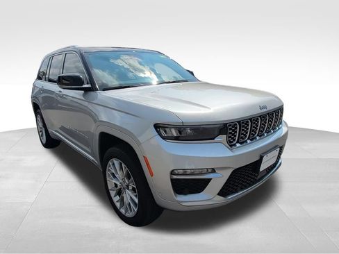 Used 2023 Jeep Grand Cherokee Summit w/ Luxury Tech Group V AWD/4WD image 7