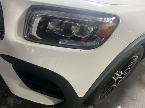 Used 2022 Mercedes-Benz GLB 250 4MATIC image 7