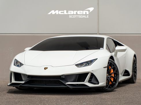 Used 2023 Lamborghini Huracan EVO image 2
