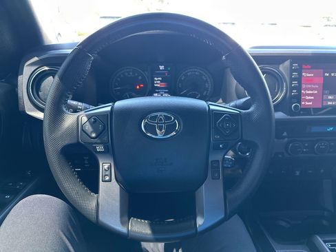 Used 2021 Toyota Tacoma TRD Sport w/ Technology Package RWD image 17