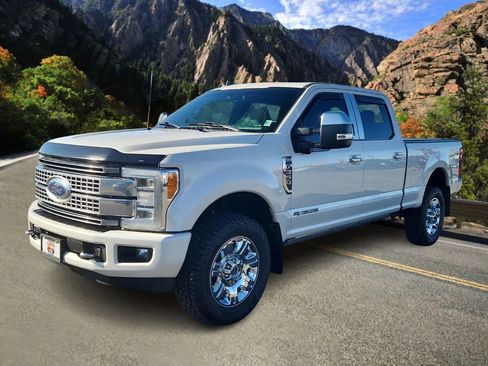 Used 2019 Ford F350 Platinum w/ Platinum Ultimate Package image 5
