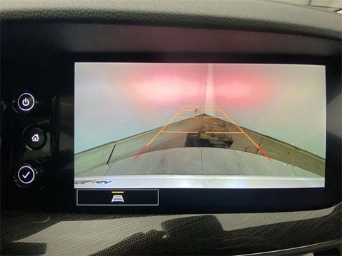 Used 2023 Buick Envision Essence image 17