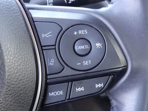 Used 2022 Toyota Corolla SE image 15