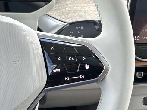 New 2025 Volkswagen ID. Buzz Pro S Plus image 17
