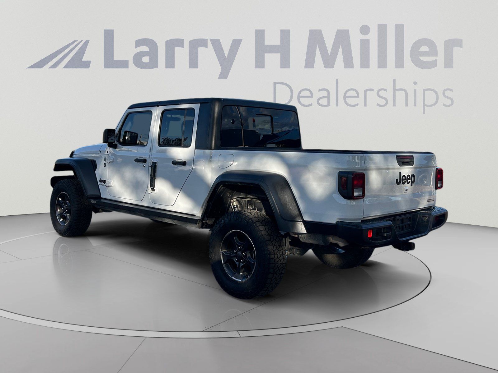 Used 2020 Jeep Gladiator Sport w/ Quick Order Package 24S AWD/4WD image 3